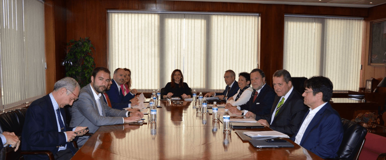 Primera reunión de trabajo de los delegados de Zonas Francas y la Subsecretaria de Hacienda en Cádiz